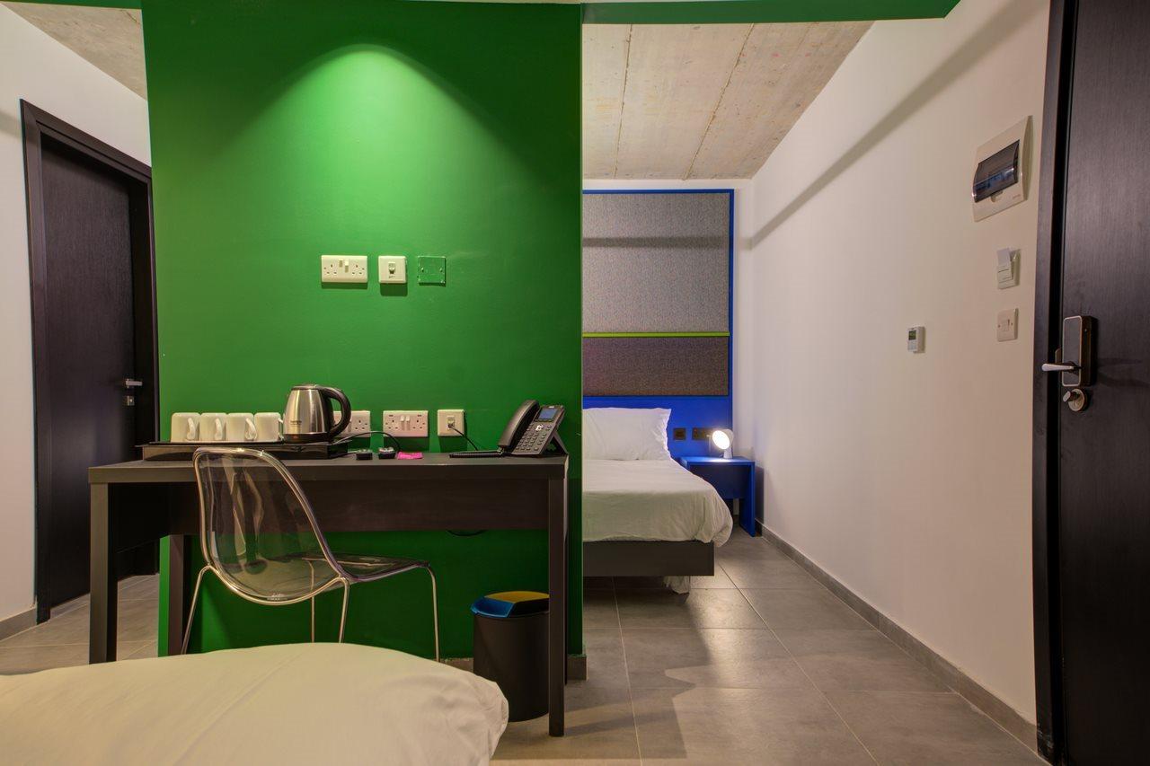 Ikyk Hotel (Adults Only) سانت جوليان المظهر الخارجي الصورة